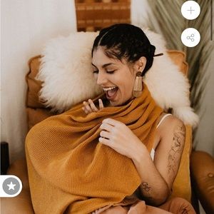 We Are AMMA Cocoon in honey